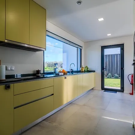 Sony - Quaint By The Ocean With Pool Villa