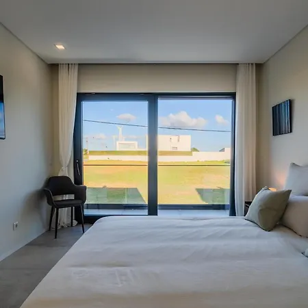 Villa Sony - Quaint By The Ocean With Pool