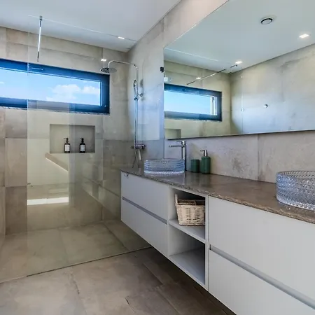 Sony - Quaint By The Ocean With Pool Villa *