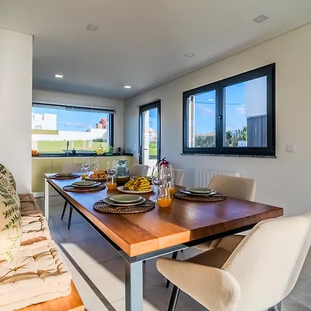 Villa Sony - Quaint By The Ocean With Pool *