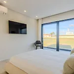 Sony - Quaint By The Ocean With Pool *