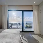Sony - Quaint By The Ocean With Pool ヴィラ