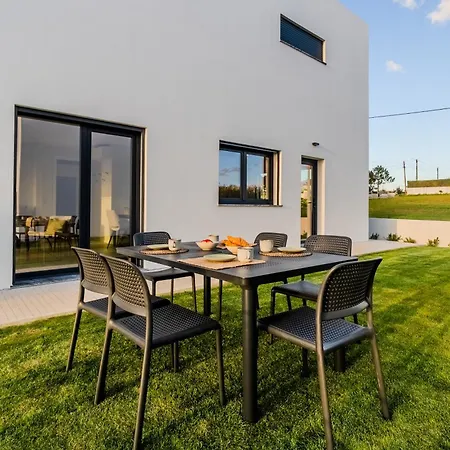 Sony - Quaint By The Ocean With Pool * Ericeira