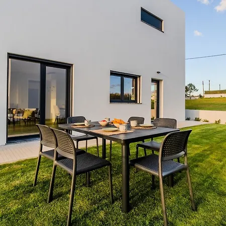 Sony - Quaint By The Ocean With Pool * Ericeira