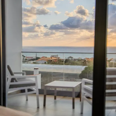 Villa Sony - Quaint By The Ocean With Pool *