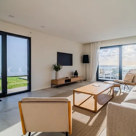 Sony - Quaint By The Ocean With Pool