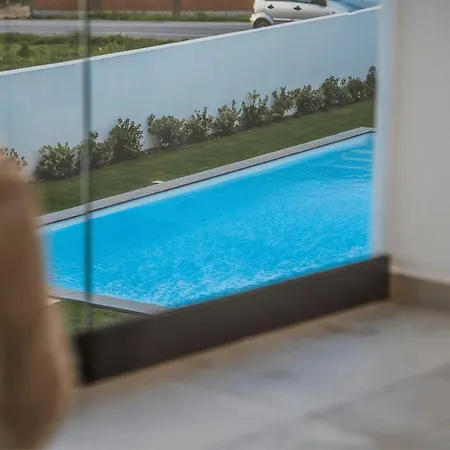 Villa Sony - Quaint By The Ocean With Pool Ericeira